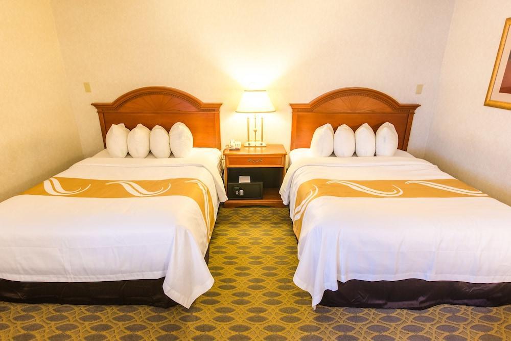 Quality Inn & Suites University Laramie Buitenkant foto